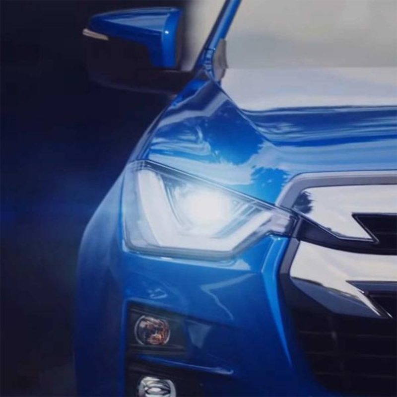 Isuzu_D_Max_2019_emprosthia_fanaria_led_sky_6__1709564143_820