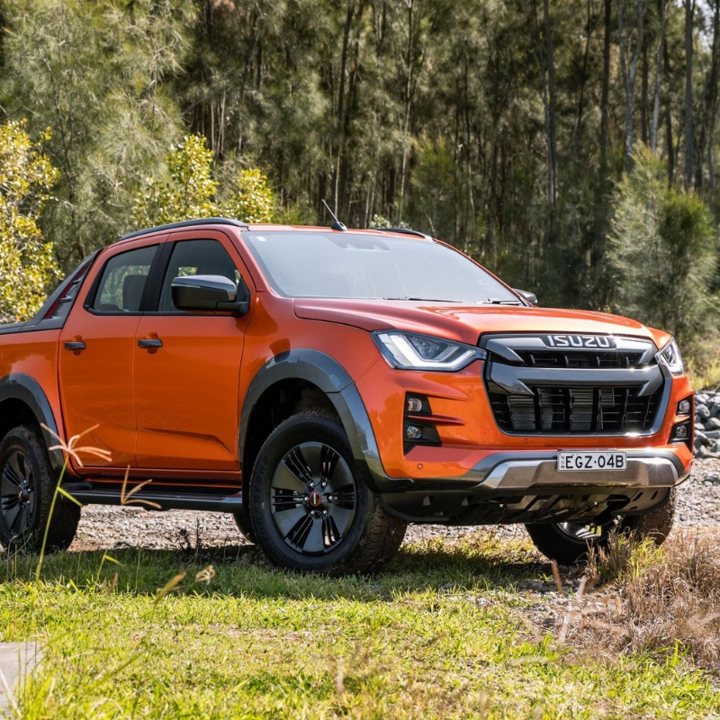 Isuzu_D_Max_2019_emprosthia_fanaria_led_sky_7__1709564149_992